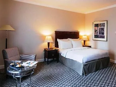 Radisson Blu Carlton Hotel, Hotel Bratislava