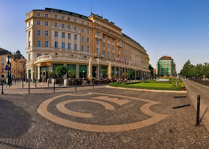 Radisson Blu Carlton Hotel, Hotel Bratislava