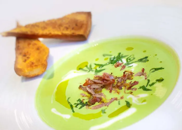 Radisson Blu Carlton Hotel, Hotel