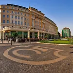 Radisson Blu Carlton Hotel, Hotel Bratislava
