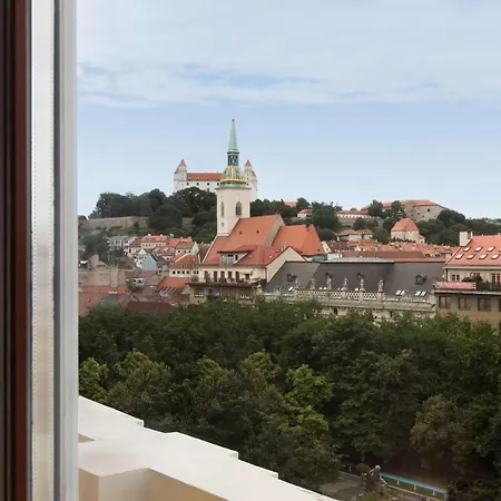 Radisson Blu Carlton Hotel, Hotell Bratislava