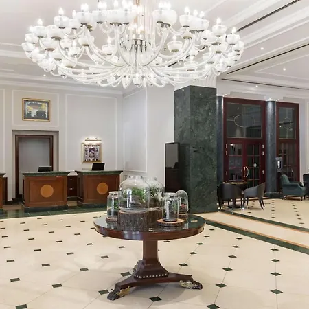 Hotell Radisson Blu Carlton Hotel, 4*