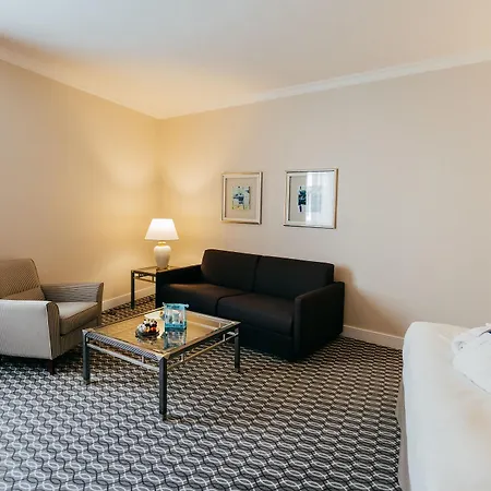 Hotel Radisson Blu Carlton Hotel, 4*