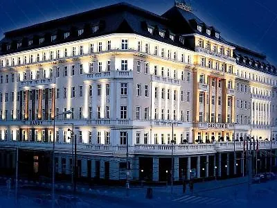 Radisson Blu Carlton Hotel,