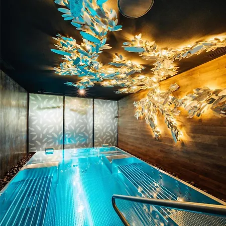 Radisson Blu Carlton Hotel, 4*