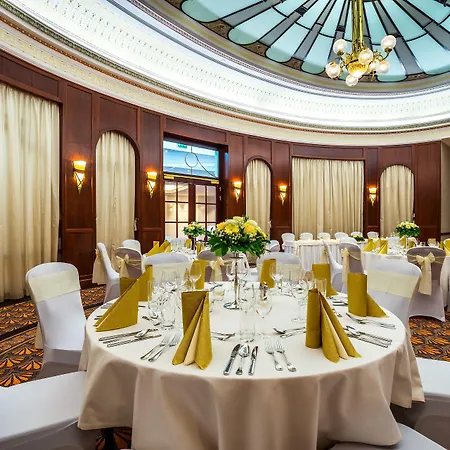 Radisson Blu Carlton Hotel, 4*