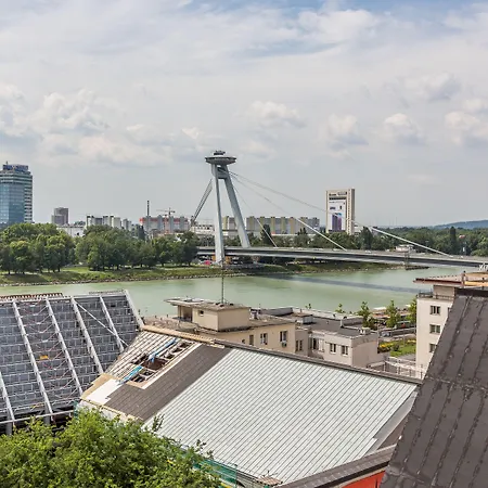 ラディソン ブルー カールトン 4*