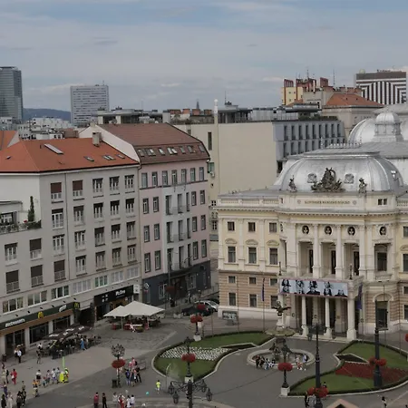 Radisson Blu Carlton Hotel,