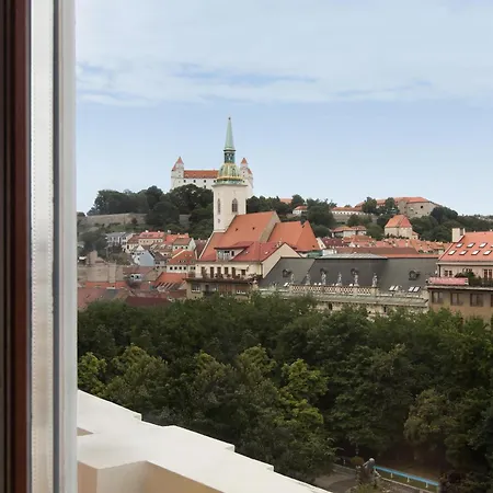 Radisson Blu Carlton Hotel, 4*