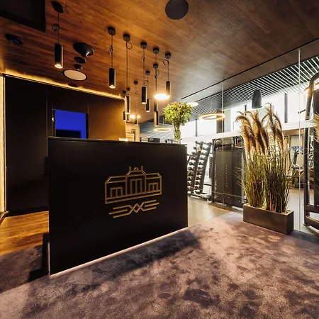 Radisson Blu Carlton Hotel, Hotel Bratislava