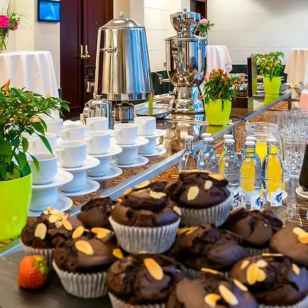 Hotell Radisson Blu Carlton Hotel, 4*