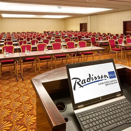 Radisson Blu Carlton Hotel, Hotell