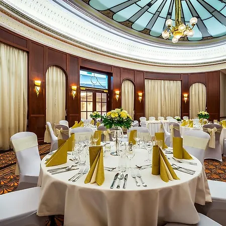 Hotell Radisson Blu Carlton Hotel,