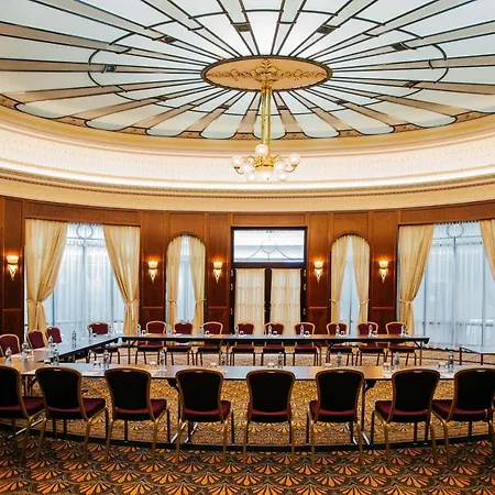 Radisson Blu Carlton Hotel, Готель Братислава