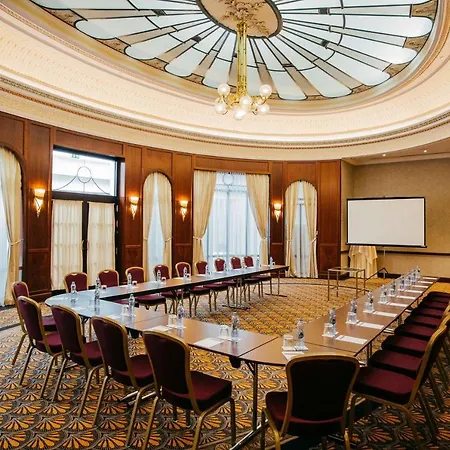 Radisson Blu Carlton Hotel, 4* Братислава