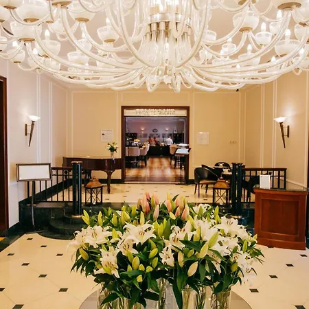 Radisson Blu Carlton Hotel, 4*