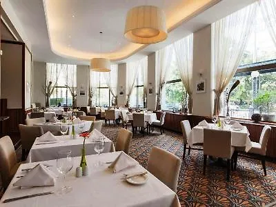 Radisson Blu Carlton Hotel, Hotel Bratislava