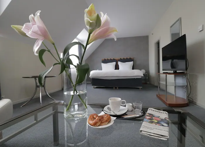 Radisson Blu Carlton Hotel, Hotel