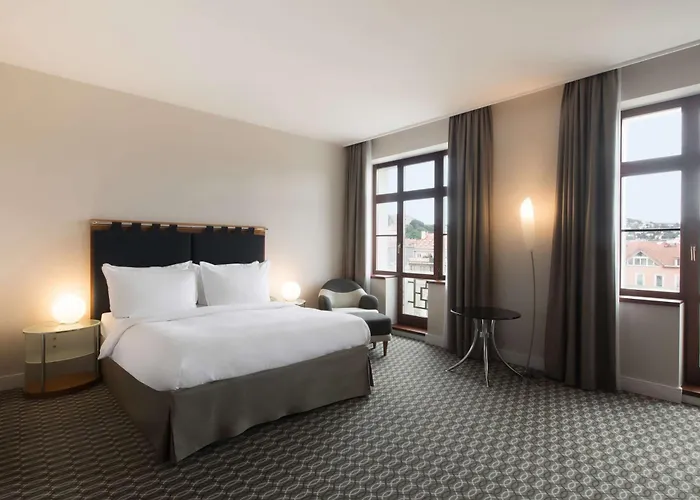 Hotel Radisson Blu Carlton Hotel, 4*