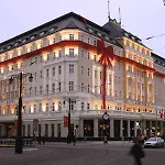 Radisson Blu Carlton Hotel, Hotel
