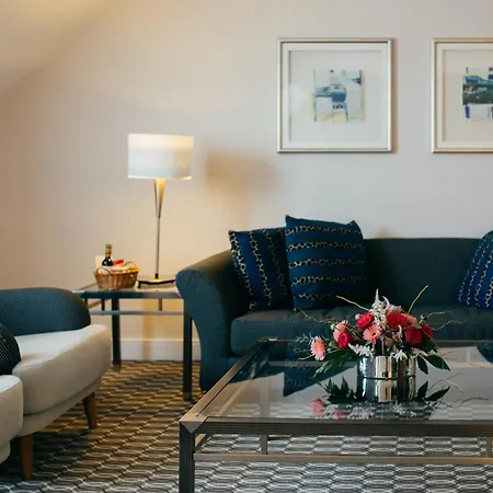 Radisson Blu Carlton Hotel, 4*