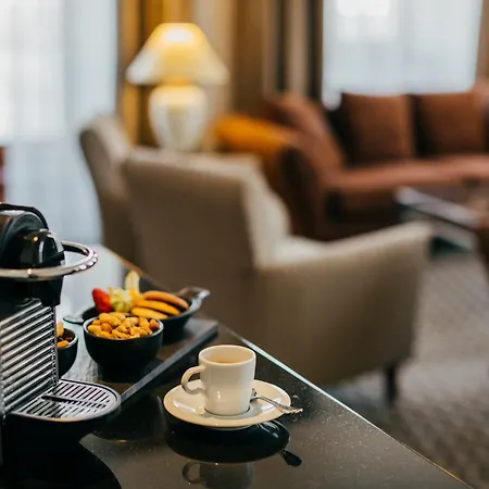 Hotel Radisson Blu Carlton Hotel, 4*