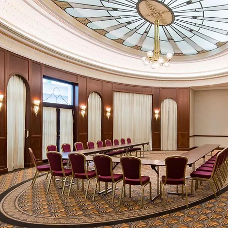 Hotel Radisson Blu Carlton Hotel, 4*