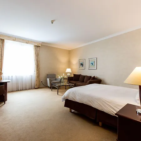 Hotel Radisson Blu Carlton Hotel, 4*