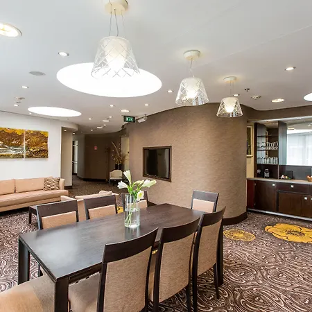 Hotel Radisson Blu Carlton Hotel, 4*