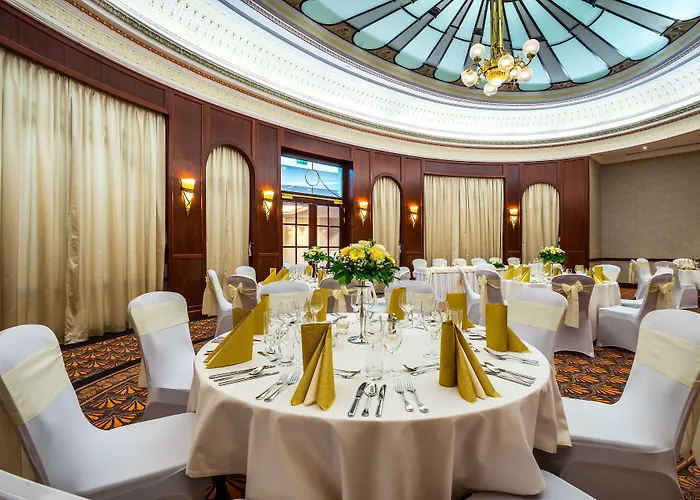 Radisson Blu Carlton Hotel, 4*